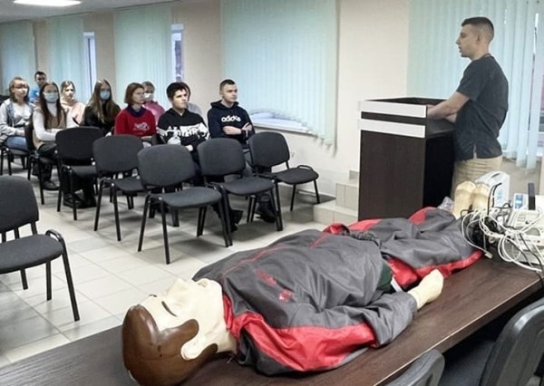 Каменецкие школьники побывали в центральной районной больнице
Каменецкие школьники побывали в центральной районной больнице