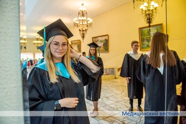 
        В БГМУ прошла торжественная церемония посвящения выпускников в профессию врача и провизора «Гиппократ — 2023»			    