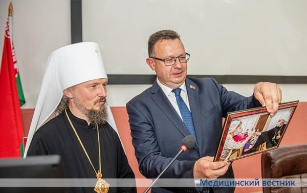 
        Митрополит Минский и Заславский Вениамин, Патриарший Экзарх всея Беларуси, посетил РНПЦ неврологии и нейрохирургии в Минске			    