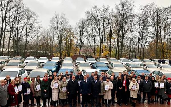 
        Учреждения здравоохранения Витебщины получили автомобили Geely			    